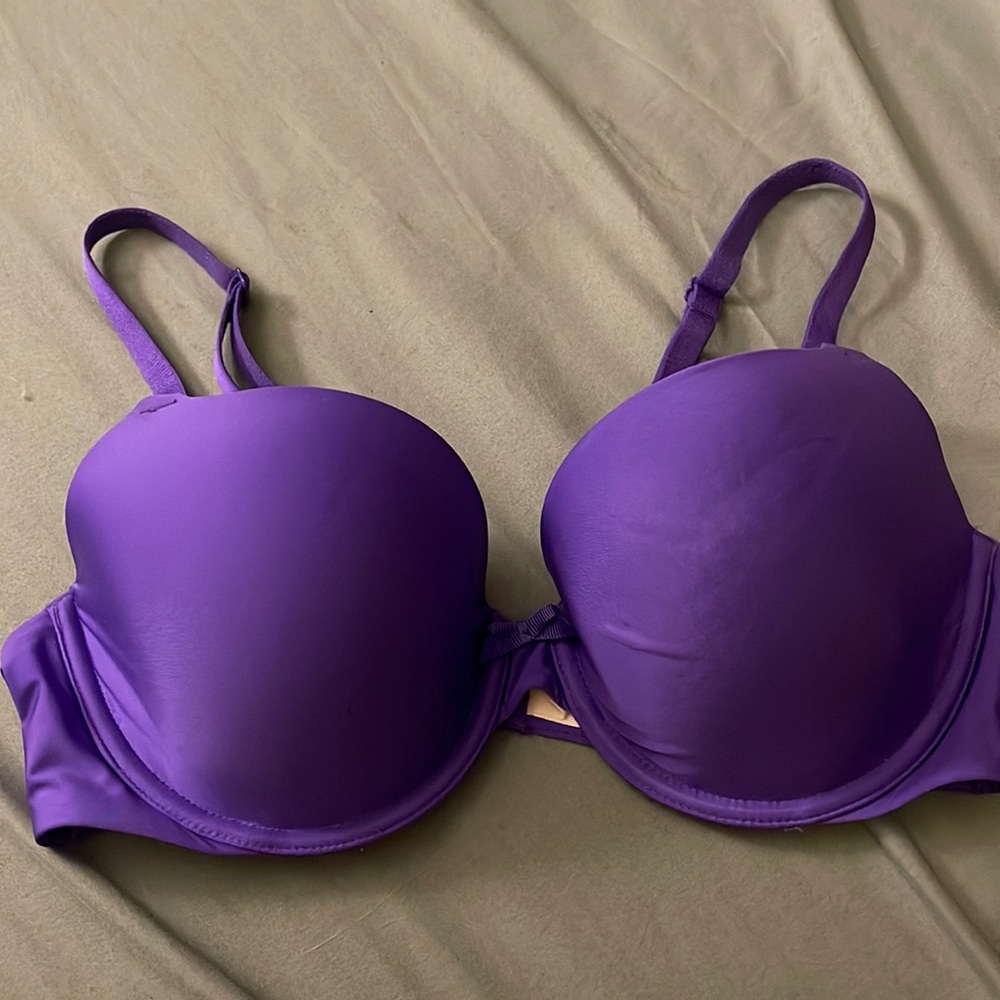 Victoria Secret bra 36C Demi